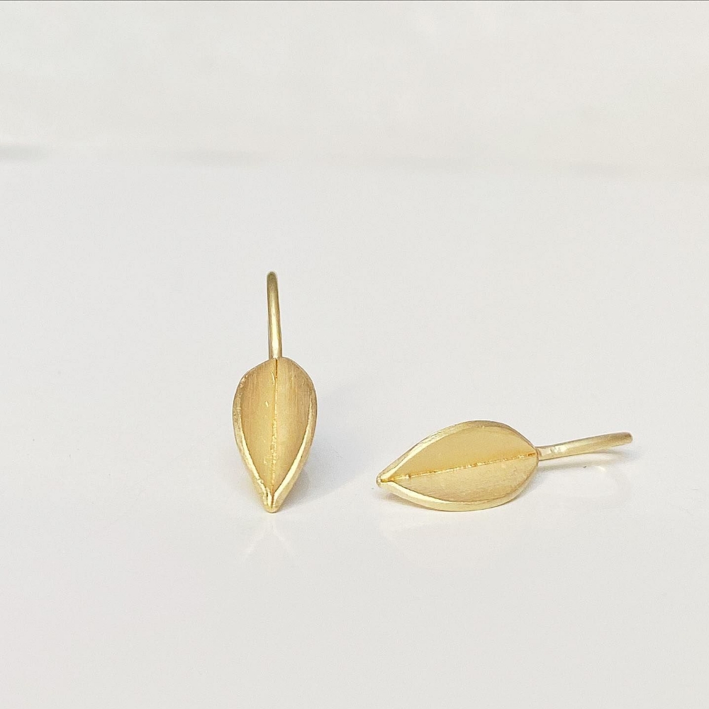 Jewel: earrings olive leaf gold
