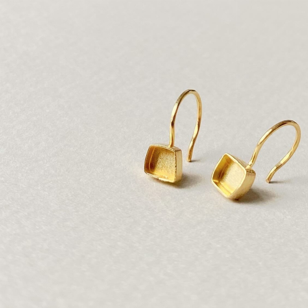 Jewel: earrings little box