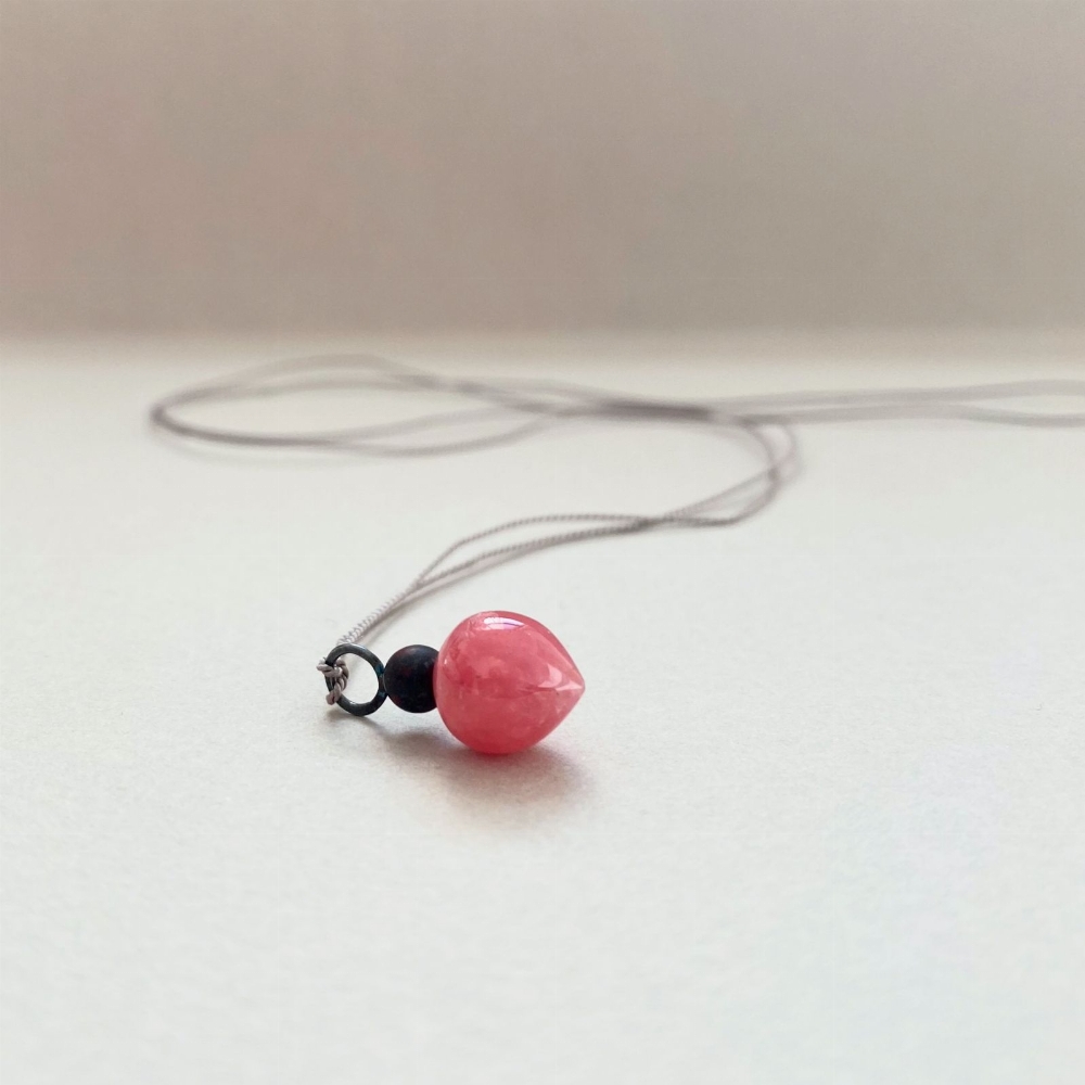 Jewel: rodochrosite, jaspis, silk