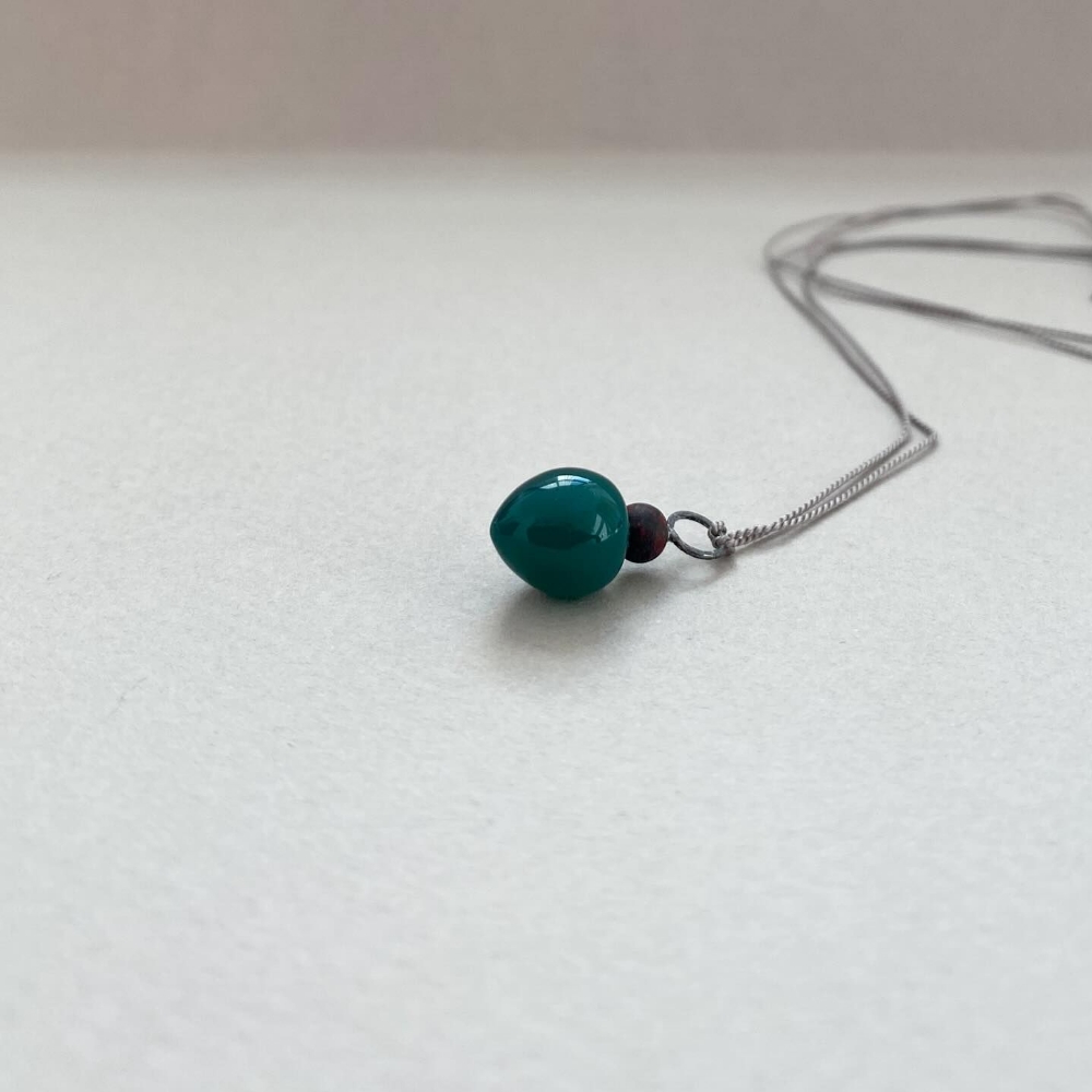 Jewel: agate, jaspis, silk