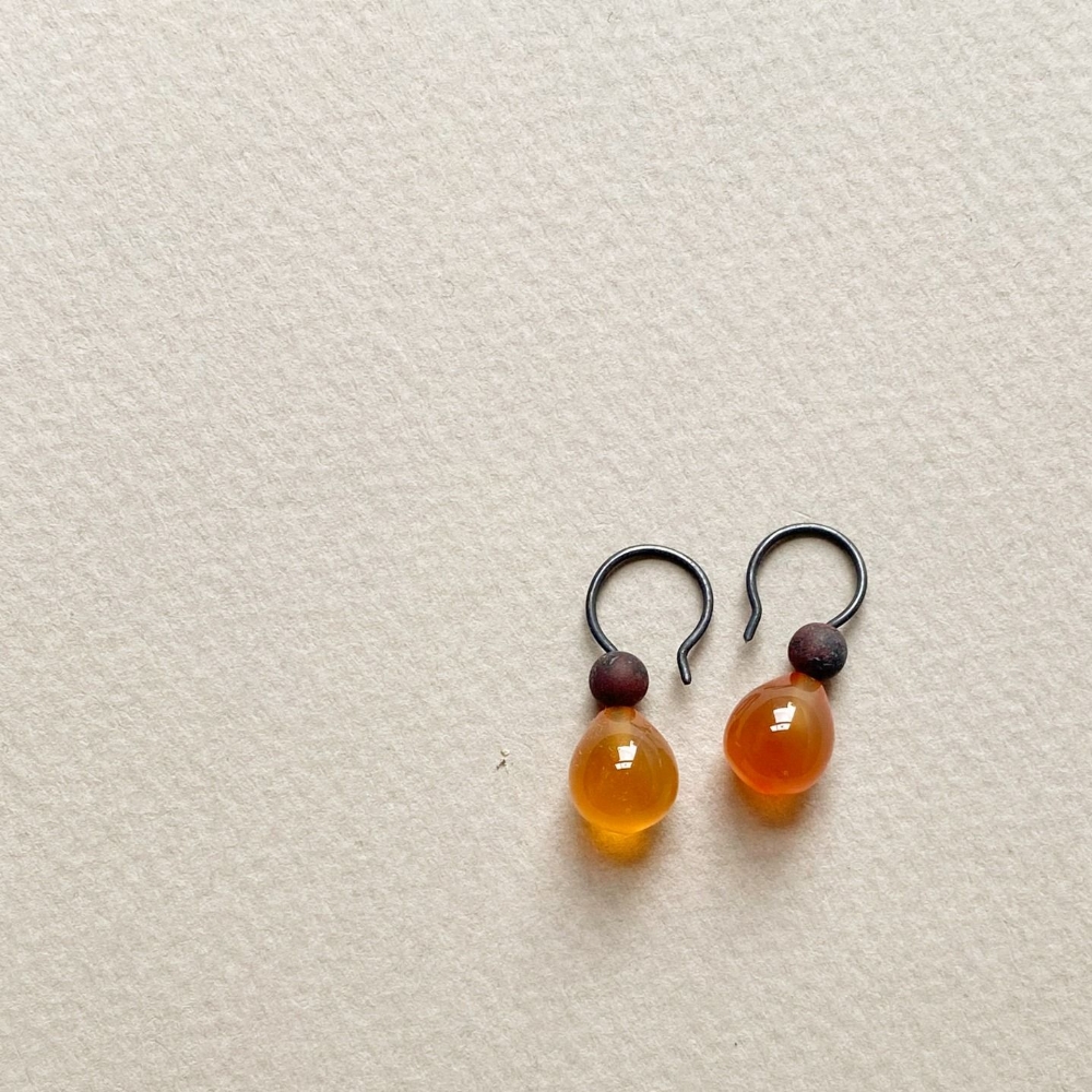 Jewel: earrings carnelian