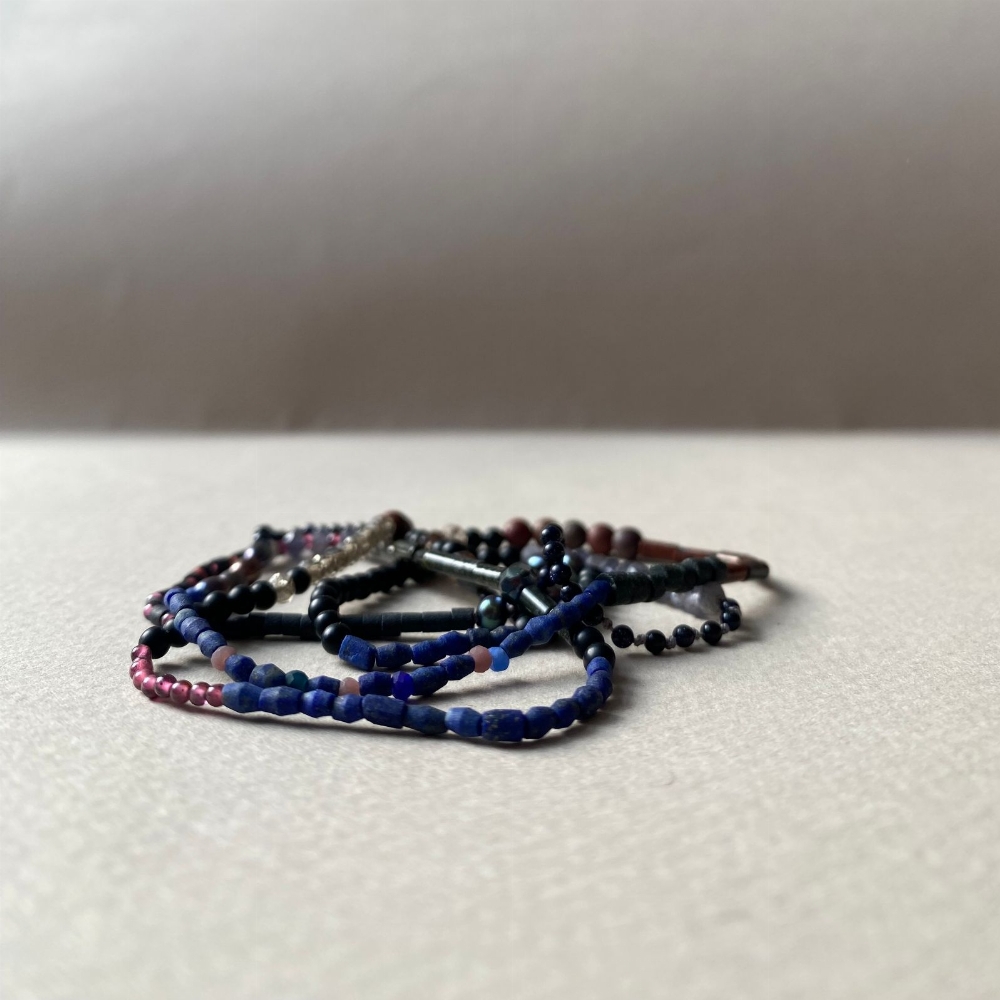 Jewel: beaded necklace blue